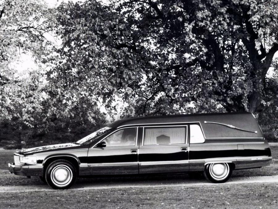  Cadillac Statesman Landaulet by Superior 1993 года  (фото 1 из 1)
